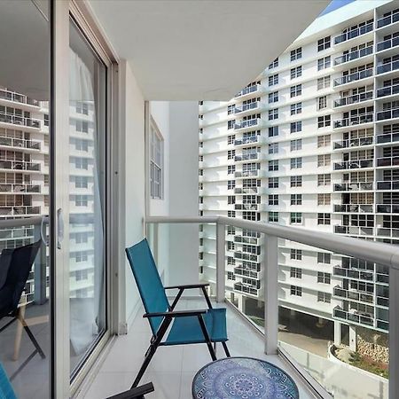 Beachfront 2 Bedroom At Tides Hollywood 8Th Floor Bagian luar foto