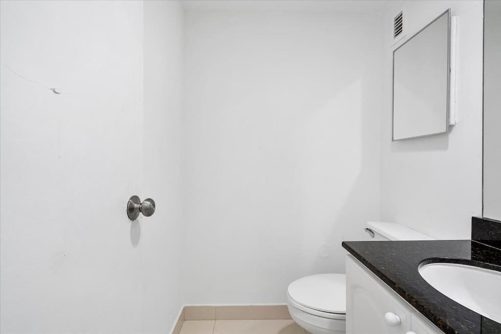 Beachfront 2 Bedroom At Tides Hollywood 8Th Floor Bagian luar foto