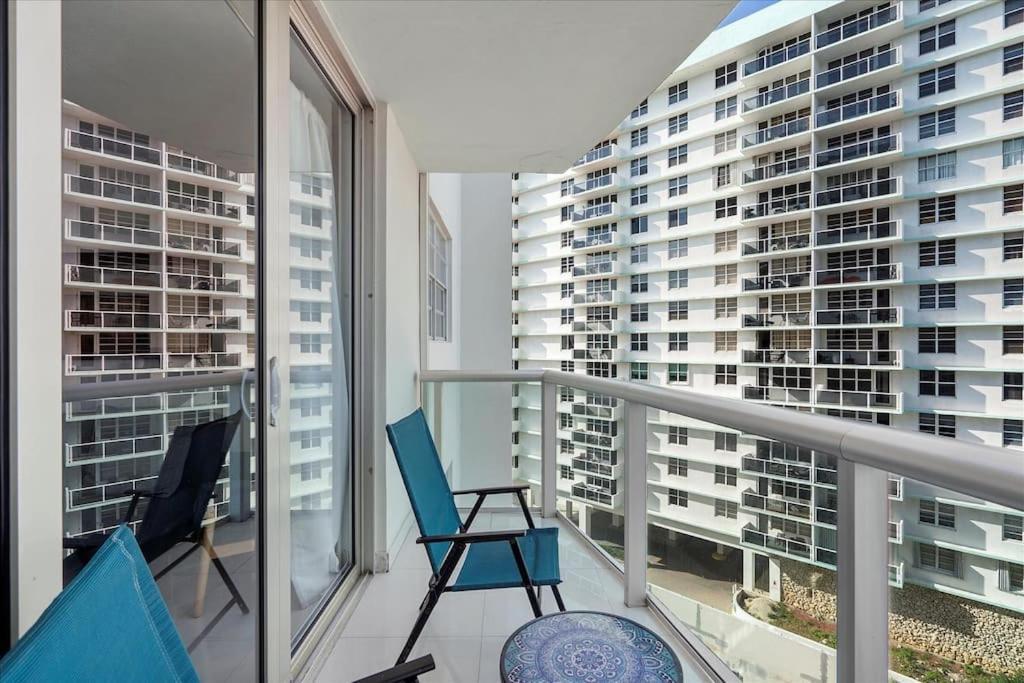 Beachfront 2 Bedroom At Tides Hollywood 8Th Floor Bagian luar foto
