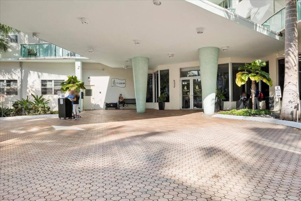 Beachfront 2 Bedroom At Tides Hollywood 8Th Floor Bagian luar foto