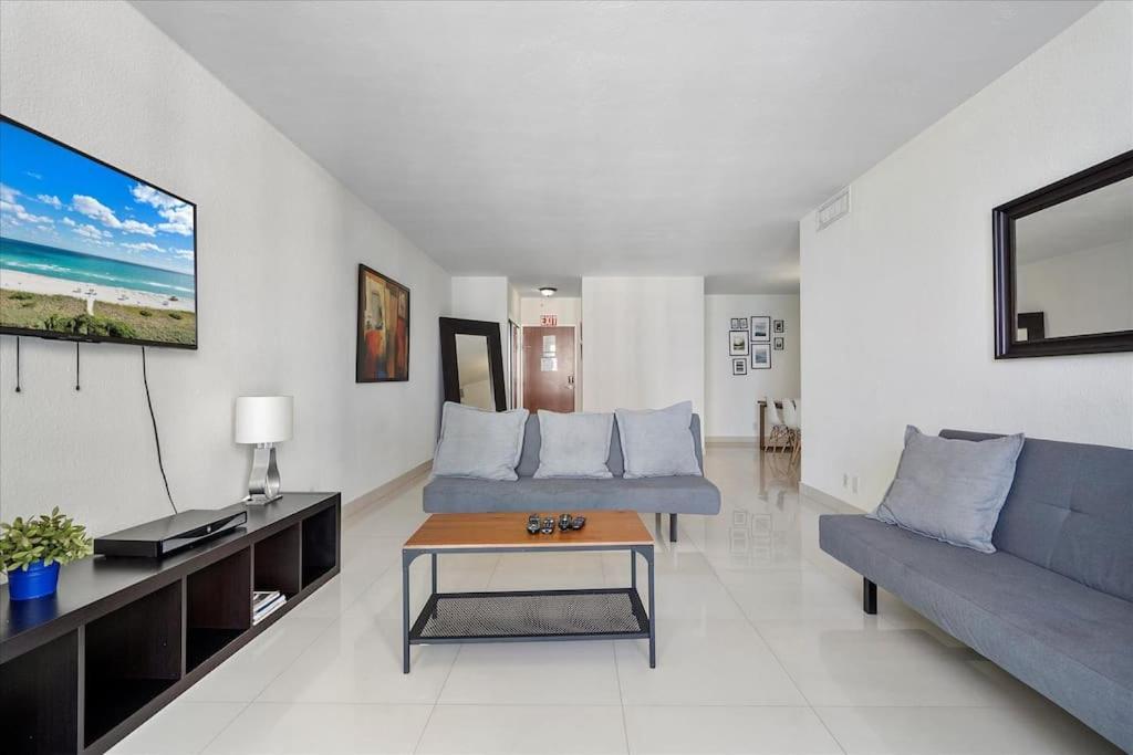 Beachfront 2 Bedroom At Tides Hollywood 8Th Floor Bagian luar foto