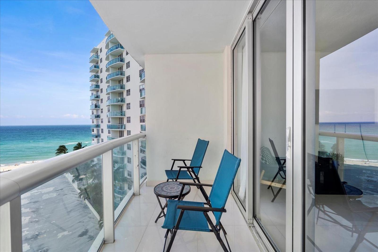 Beachfront 2 Bedroom At Tides Hollywood 8Th Floor Bagian luar foto