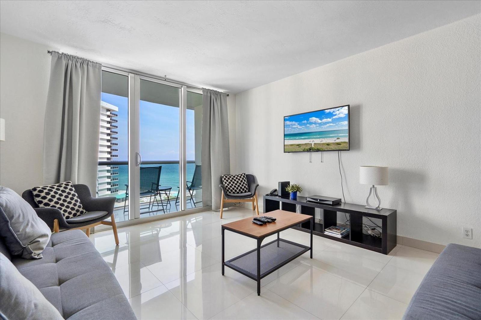 Beachfront 2 Bedroom At Tides Hollywood 8Th Floor Bagian luar foto